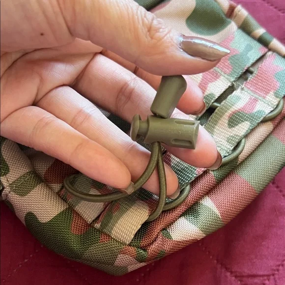 Camouflage Dog Treat Pouch - Green/Pink Camo - Picture 6 of 6